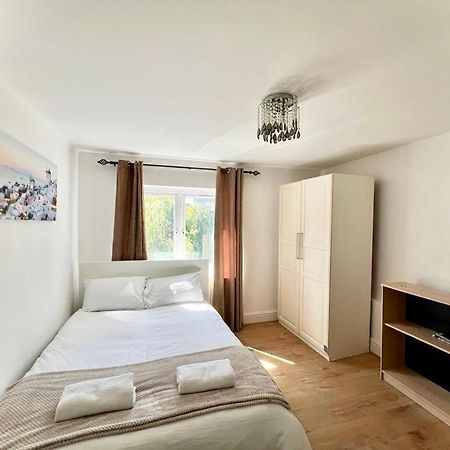 Canary Wharf Holiday Rooms 伦敦 外观 照片